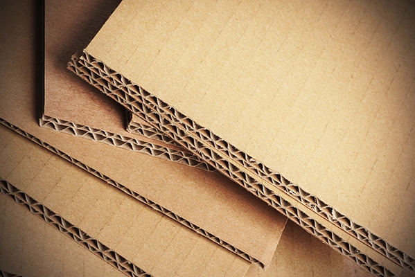 corrugated cardboard packaging for bottle transportation